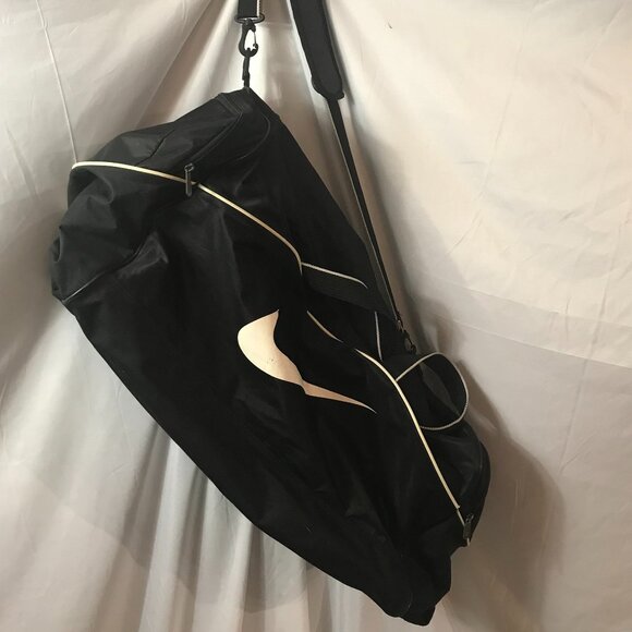 Nike GAINT 38 X12 In Wide Activewear Athletic Sport Cut Gym Bag